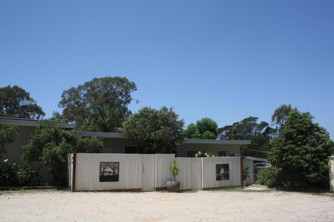 Top Of The Lake Holiday Units Merimbula Esterno foto